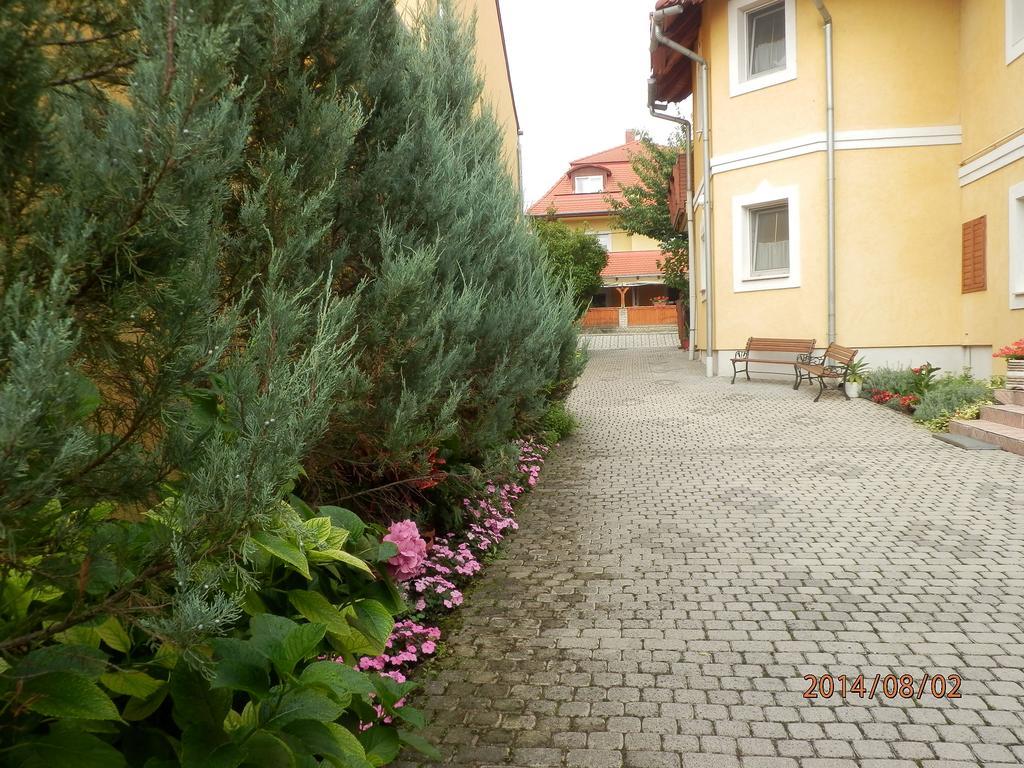 Hotel Zsuzsanna Haz Hévíz Exterior foto